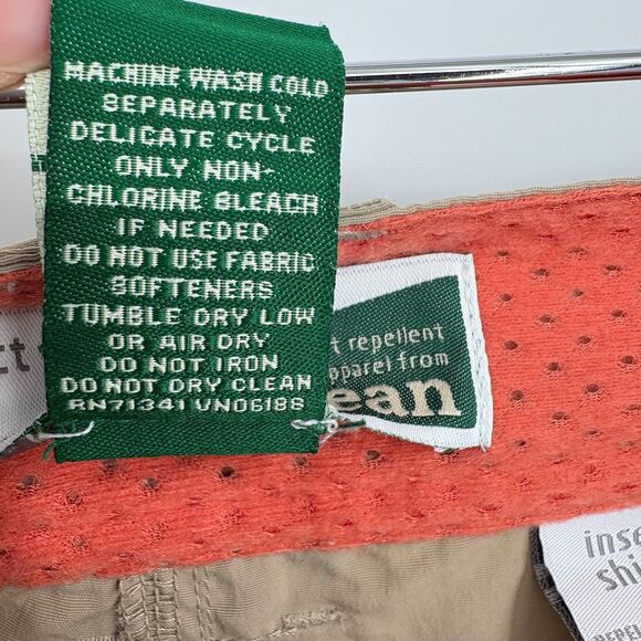 LL Bean Women's Insect Shield Tan Hiking pants, Sz 8, Gorpcore Zip Pockets Camp - Picture 8 of 9